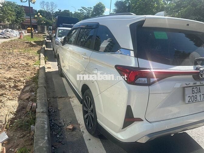 Toyota Veloz Cross 2023 - 11000 km