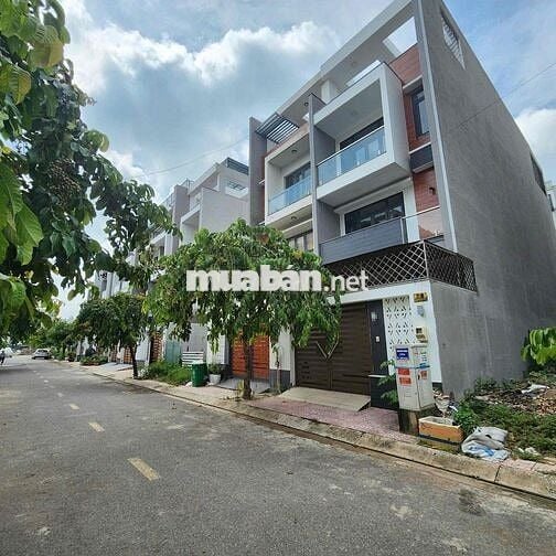 Bán lô đất 5x24m, đường 10m có lề, thông ra kênh tham lương, Đht, Q12