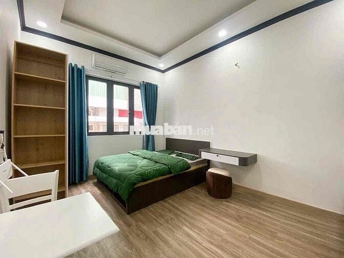 Căn Hộ Full Nội Thất Cửa Sổ Lớn Giáp Q1 Ngay Phan Xích Long