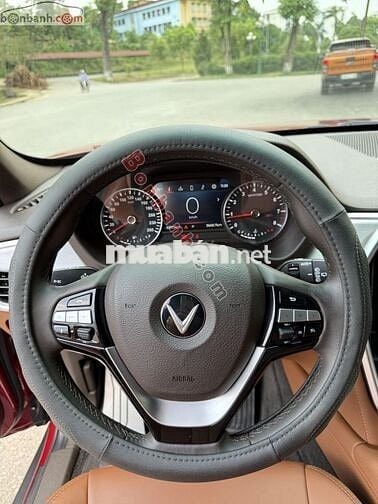 Vinfast Lux SA Premium Sx2019 màu đỏ
