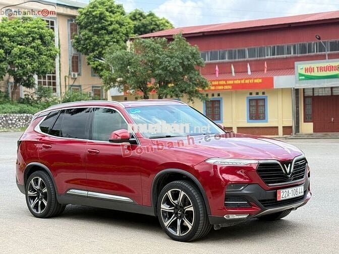 Vinfast Lux SA Premium Sx2019 màu đỏ