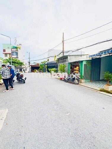 Cho thuê nhà mặt tiền đường 1 linh trung, thủ đức