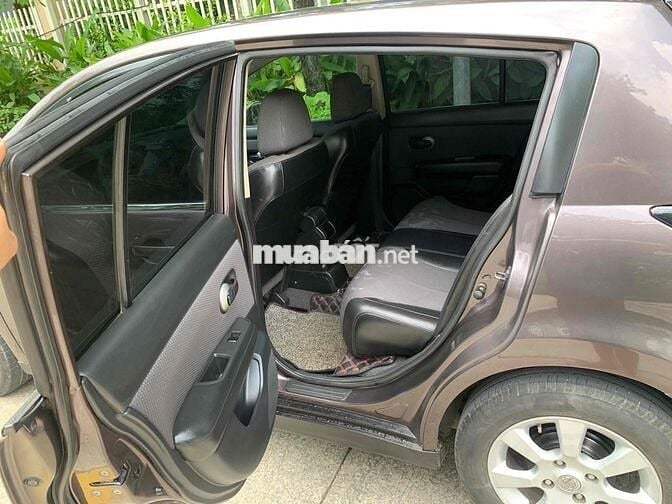 Nissan Tiida 1.6 AT 2009