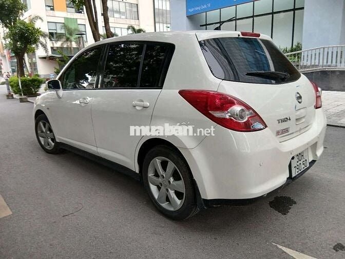 Nissan Tiida 1.6 AT 2009