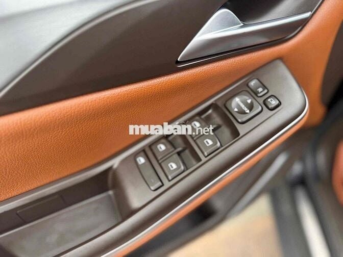 VinFast Lux SA2.0 2019 Premium 2.0 AT - 78000 km