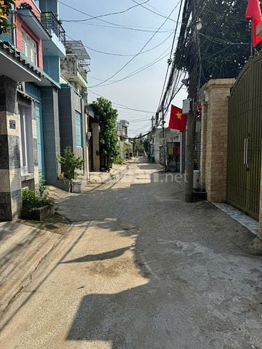 Bán nhà mới xây 3pn DT 150m2, phường Long Trường, TP Thủ Đức (Q9 cũ)