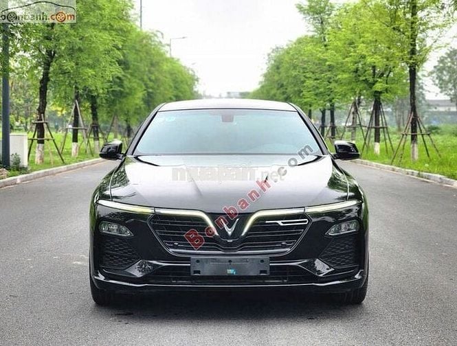 Lux A Base Đen 2022