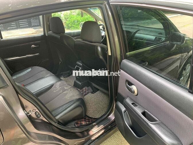 Nissan Tiida 1.6 AT 2009