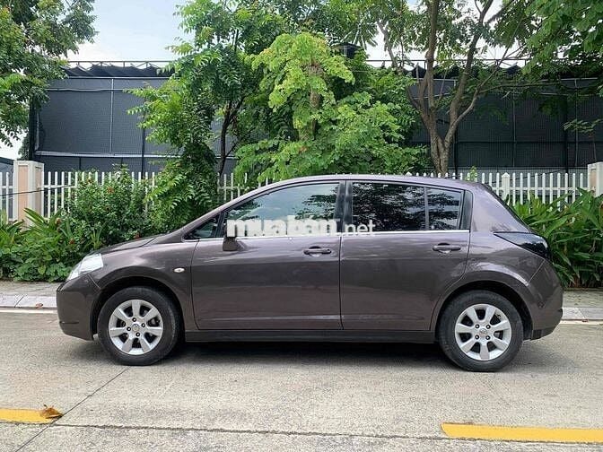 Nissan Tiida 1.6 AT 2009