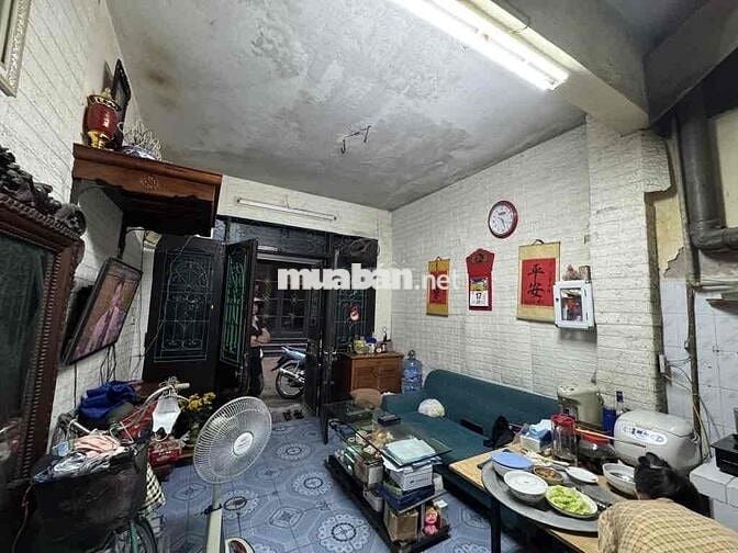 Bán nhà mặt phố oto tránh gần đường Tô Hiệu 21m2 2T, 2N