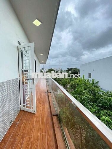 Nhà mới sân vườn gần Đh Y Dược