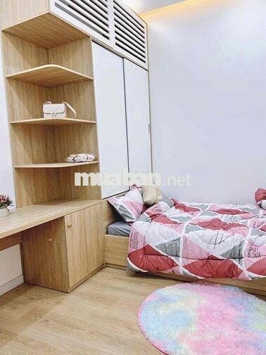 Nhà mặt tiền 3 phòng ngủ đậu xe oto trước nhà