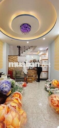 Bán nhà mặt tiền hẻm 576/ Đoàn Văn Bơ, P14 Q4~35m2~nhĩn 4 tỷ xíu.