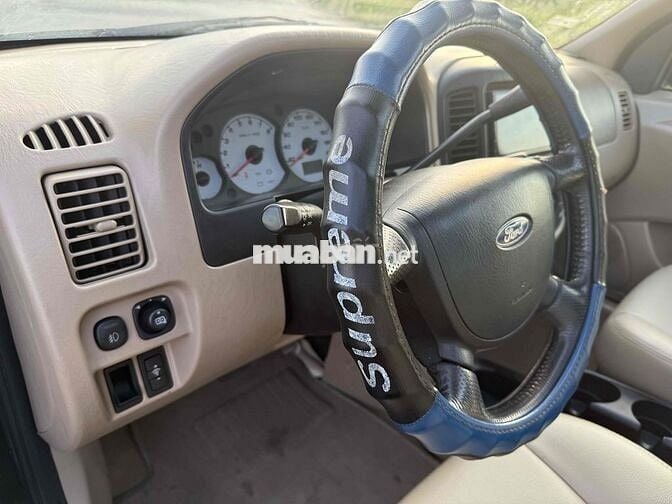 Ford Escape 2005 - 10 km