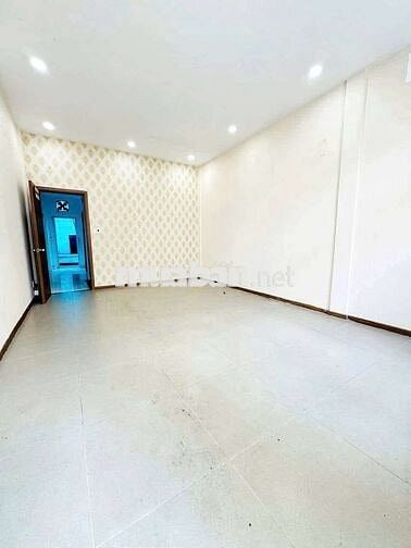 Cho thuê căn biệt thự mặt tiền Bành Văn Trân, p7. Dt. 6x20m 1t 2 lầu