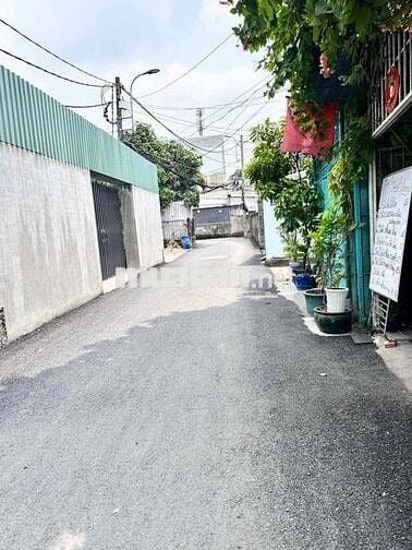 Tôi Chính Chủ cần bán nhà gần chợ thới tứ huyện hocmon hcm