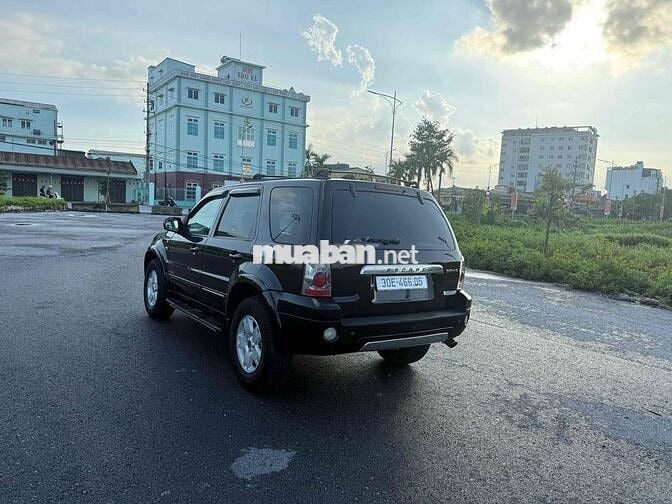 Ford Escape 2005 - 10 km