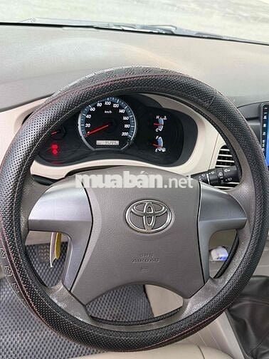 Toyota Innova 2016 2.0E - 95000 km