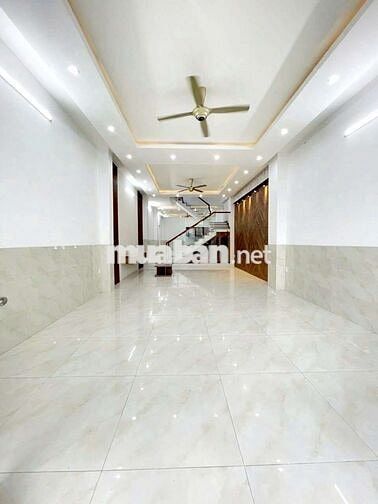 Nhà mới sân vườn gần Đh Y Dược