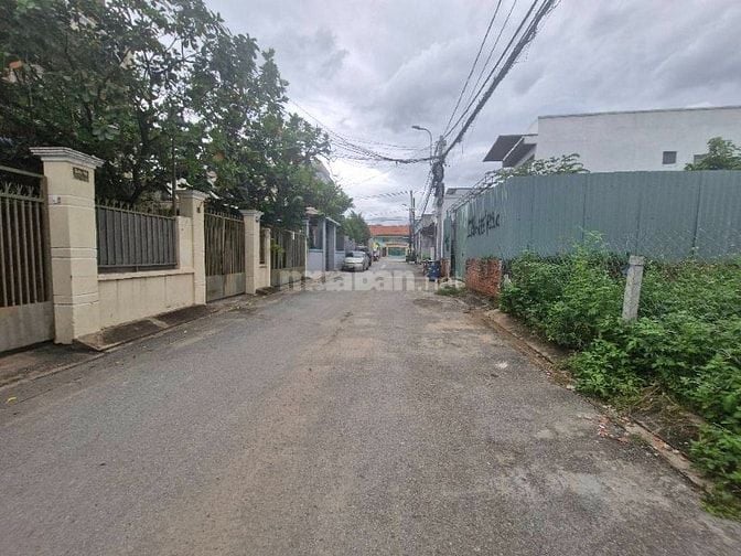 Bán 225m đất giá 11.2 tỷ -  đường Lò Lu – P. Trường Thạnh Q9