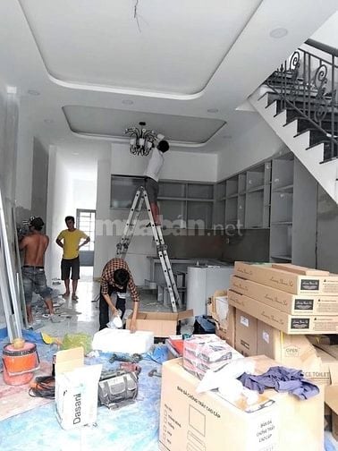 NHÀ TRỆT + LẦU DT: 4,5 x 26,9 = 120,5m² – Thổ cư 60m²