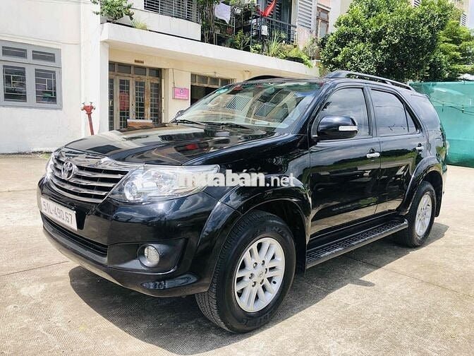 Toyota Fortuner 2013 2.7V 4x2 - 140000 km