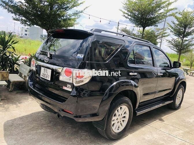 Toyota Fortuner 2013 2.7V 4x2 - 140000 km