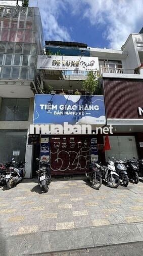 Cho thuê MB Trần Hưng Đạo, Quận 1. 3.6x17m Lối đi riêng - 36tr