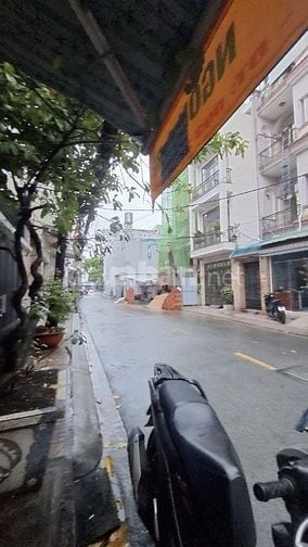 Bán nhà mặt tiền 79 Ca Văn Thỉnh, Tân Bình, 79m2, ngang gần 5m, giá rẻ