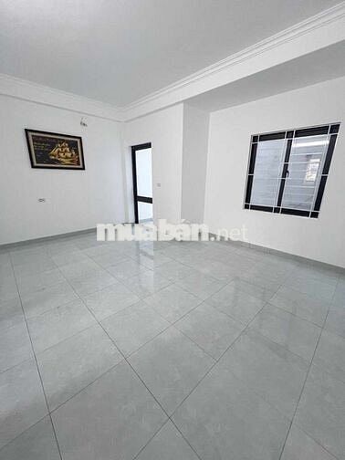 Bán nhà phố Đàm Quang Trung chủ tự xây gần siêu thị Aeon Long Biên