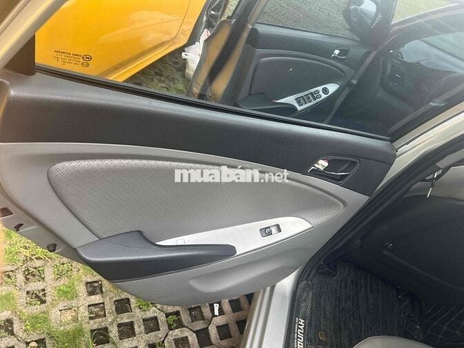 Hyundai Accent 2013 1.4 AT - 120000 km