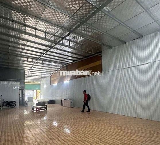 Thuê kho xưởng quận 7 DT 200m xe cont tận cửa, không cấm giờ.
