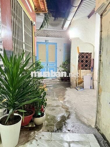 Cho thuê nhà 1 trệt 1 lầu hẻm 09 Bùi Thị Xuân, Q.1 cạnh công viên