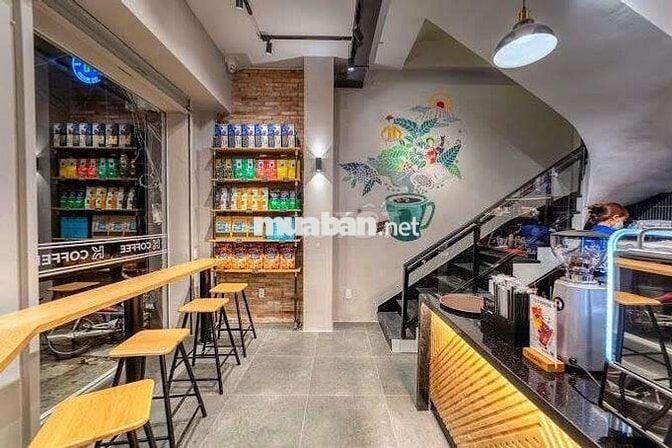 Nhà mặt tiền căn góc Phan Xích Long, tiện kinh doanh đa ngành.