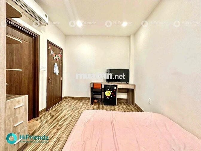 STUDIO GIÁ RẺ CỬA SỔ TRỜI THANG MÁY GẦN UEH Y DƯỢC CẦU NGUYỄN TRI P