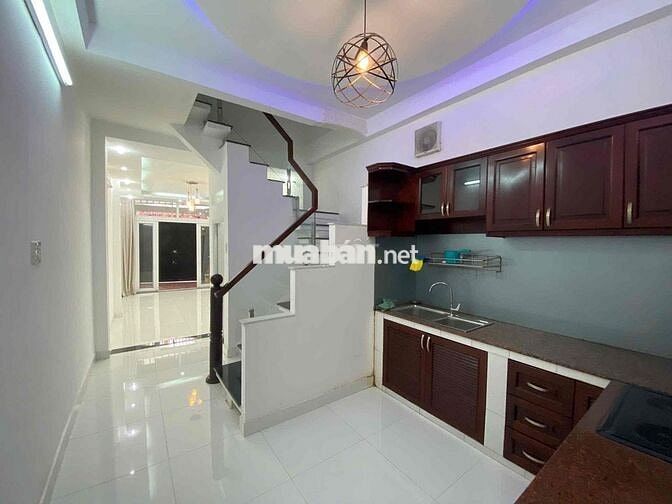 Nhà nguyên căn mới - đẹp, tại Phú Nhuận