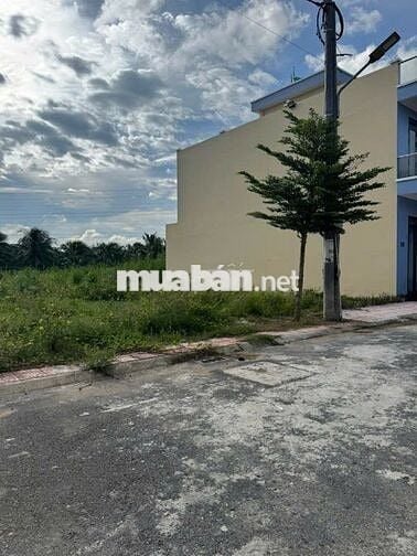 BÁN CẶP NỀN KDC CHÂU THÀNH cách chợ Tân Hiệp 1KM đối diện công viên