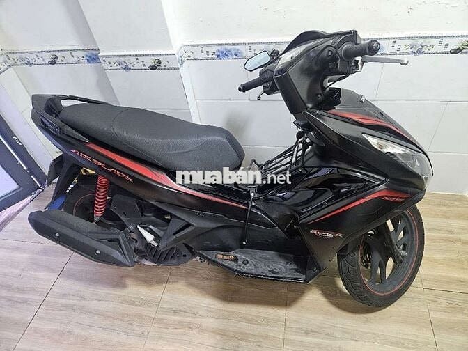 Xe Honda Air Blade 2015 Đen - Đỏ mới 95%