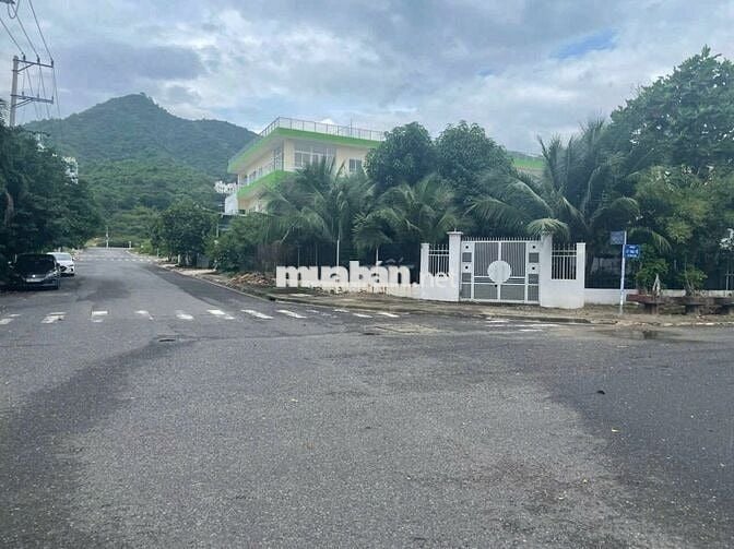 🔥  Bán Lô Góc Biệt Thự Nha Trang Cách Biển 350m