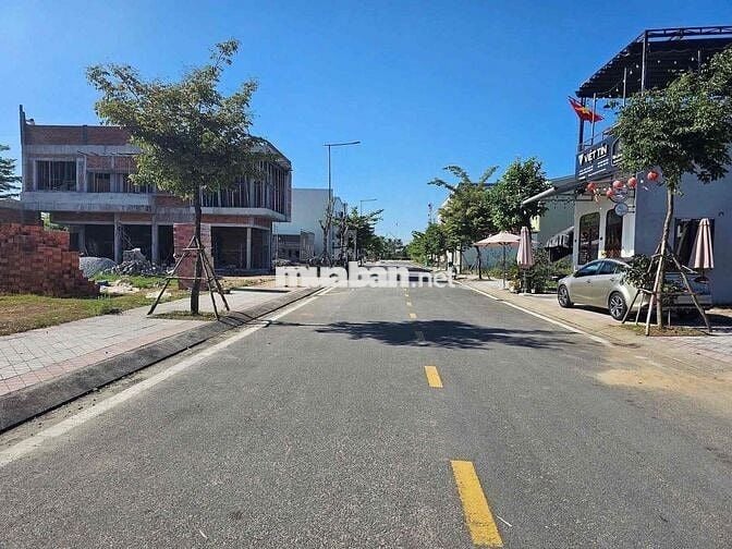 Bán đất đẹp 52M² – Mặt tiền đường Phạm Hùng Nối dài - 2 tỷ 8 - SHR