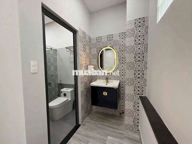 CÒN 1 CĂ,N R,Ẻ NH,ẤT KHU VỰC PHÚ THUẬN QUẬN 7.