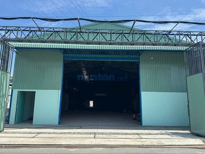 Cho thuê 2 kho xưởng 400 và 600m2. Gần UBND xã XTS hocmon