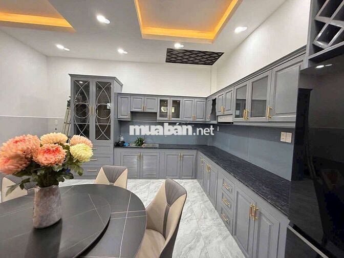 CÒN 1 CĂ,N R,Ẻ NH,ẤT KHU VỰC PHÚ THUẬN QUẬN 7.