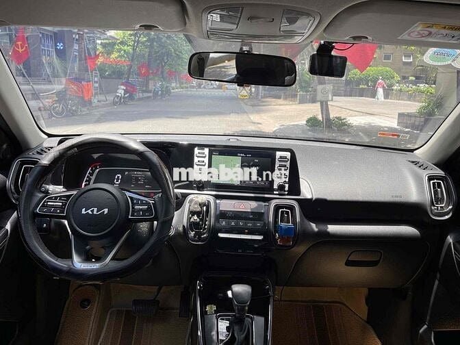 Kia Sonet 2024 - 6800 km