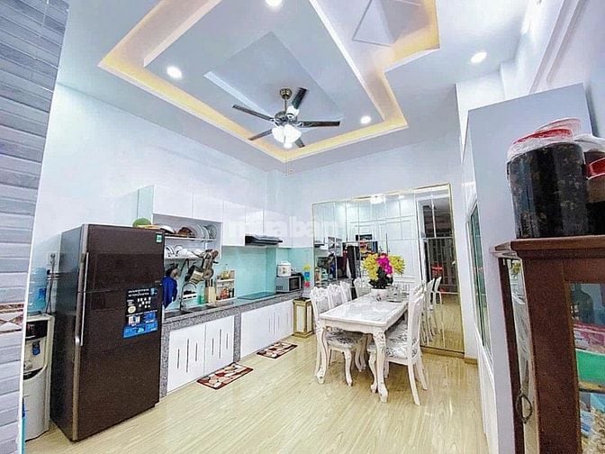 Chủ hạ giá bán gấp căn nhà 3/2 - Quận 10 - Giá hạ còn 5 tỷ 890