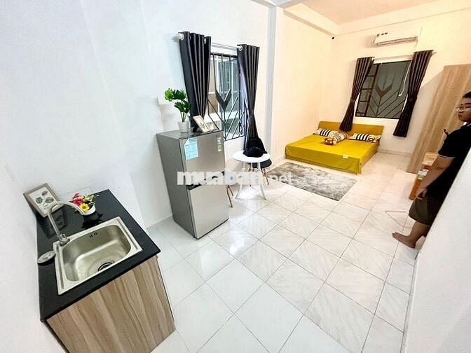 Phòng trọ giá rẻ ngay chợ Bà Chiểu full nội thất ban công rộng