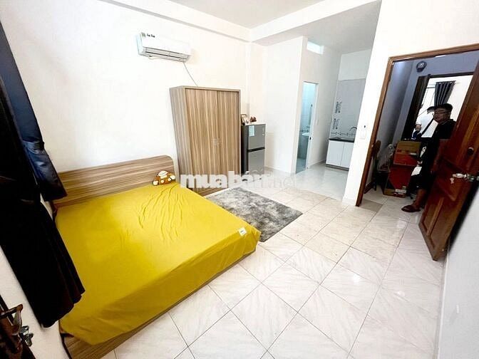 Phòng trọ giá rẻ ngay chợ Bà Chiểu full nội thất ban công rộng