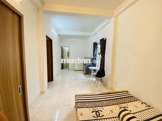 Phòng trọ giá rẻ ngay chợ Bà Chiểu full nội thất ban công rộng