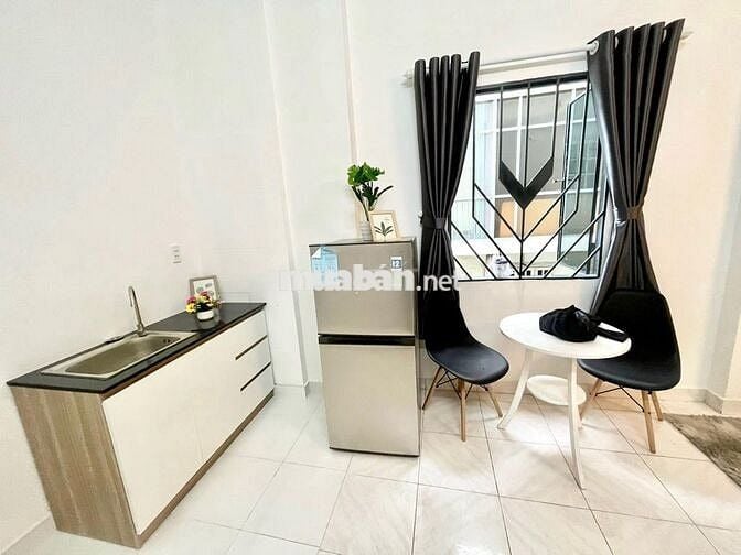 Phòng trọ giá rẻ ngay chợ Bà Chiểu full nội thất ban công rộng