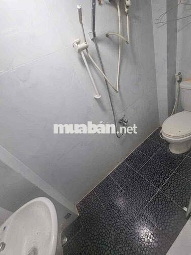 Cho thuê nhà nc 1 Trệt 2 Lầu, 2pn 3vs - nhà có sẵn máy lạnh